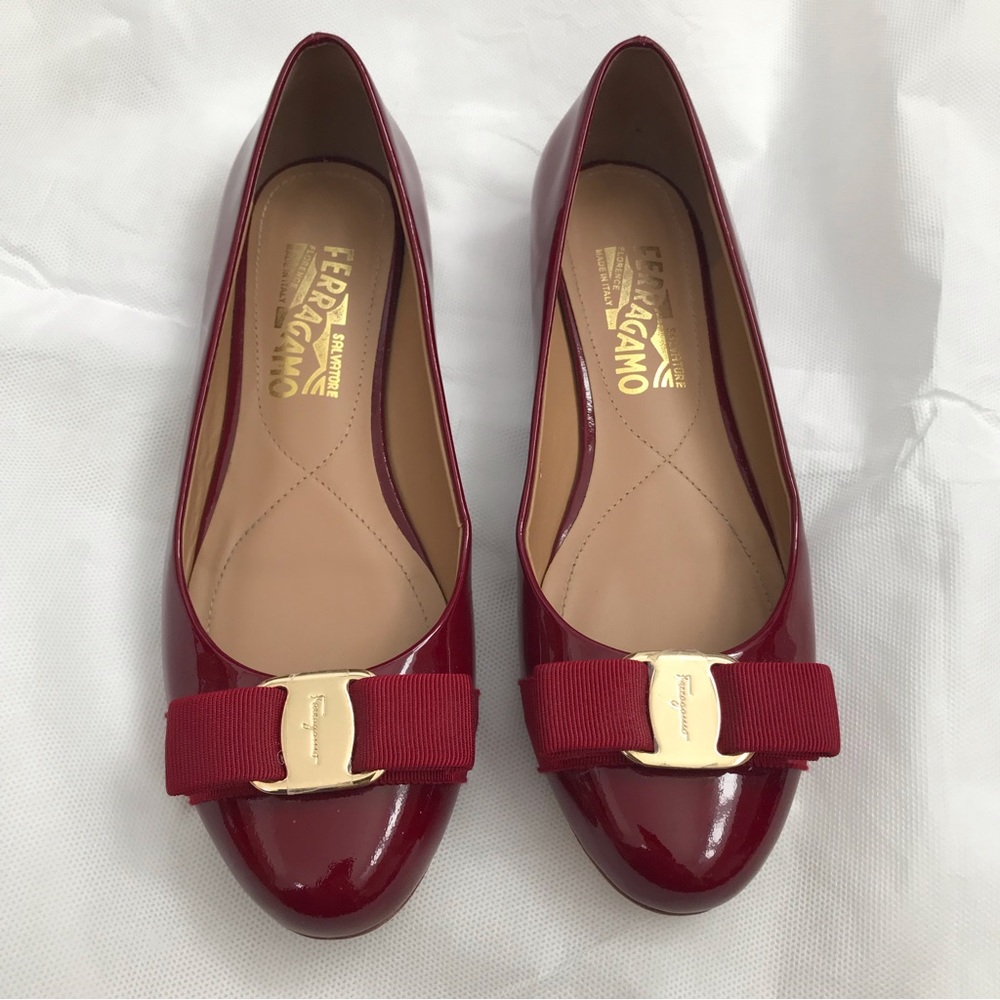 Salvatore Ferragamo red patent leather flats with bow detail classic style